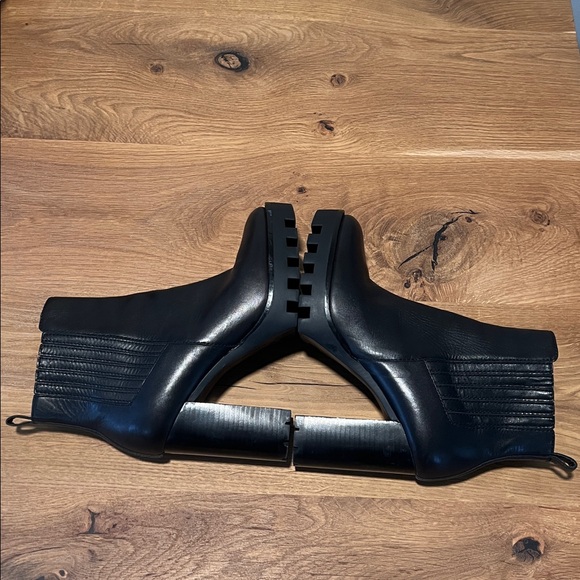 Antonio Melani Black Lug Sole Leather Ankle Boots 4” Block Heel Size 8.5 - Picture 6 of 14